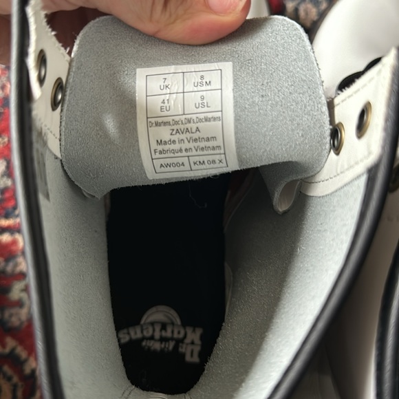 NWT 1460 WOMEN'S PATENT LEATHER LACE UP BOOTS - Picture 9 of 9